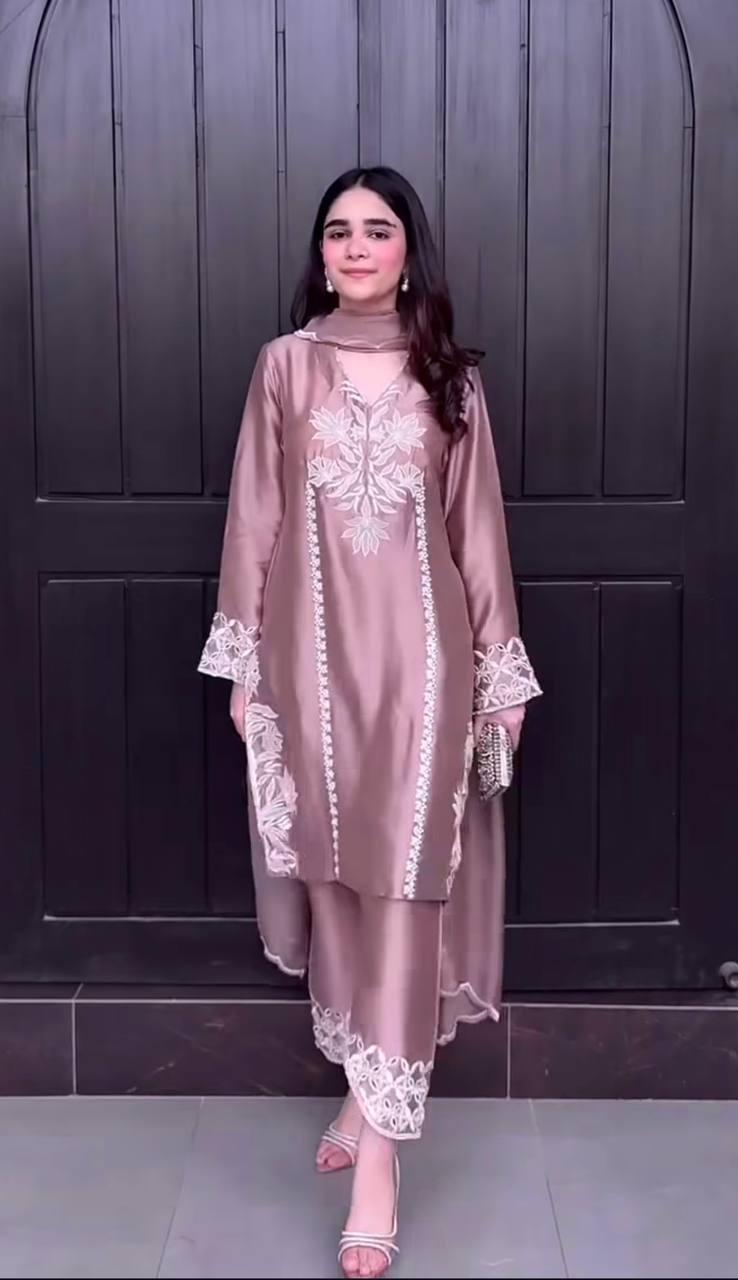 Radiant Mauve Thread-Work Kurta